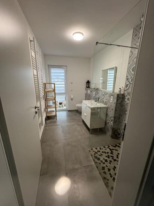 Modernes Ferienhaus In Uedersdorf Eksteriør bilde